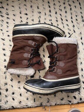 SOREL 1964 Pac nylon waterproof mens boot/very nice condition/Mens 9/EUR 42